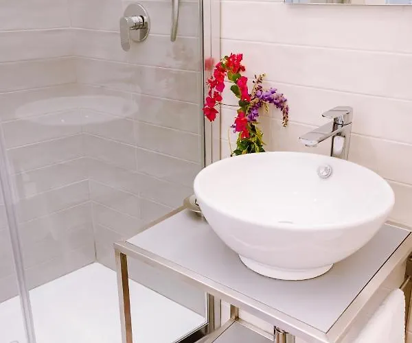 Dimora Cavour Alojamento de Acomodação e Pequeno-almoço 4*