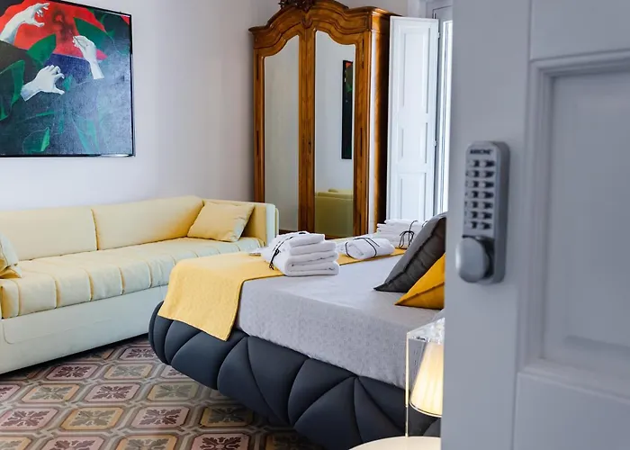 Alojamento de Acomodação e Pequeno-almoço Dimora Cavour 4*