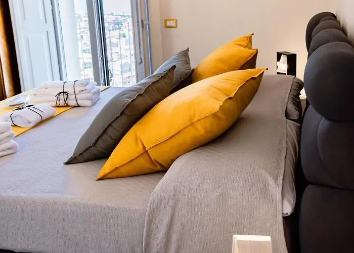 Alojamento de Acomodação e Pequeno-almoço Dimora Cavour 4*