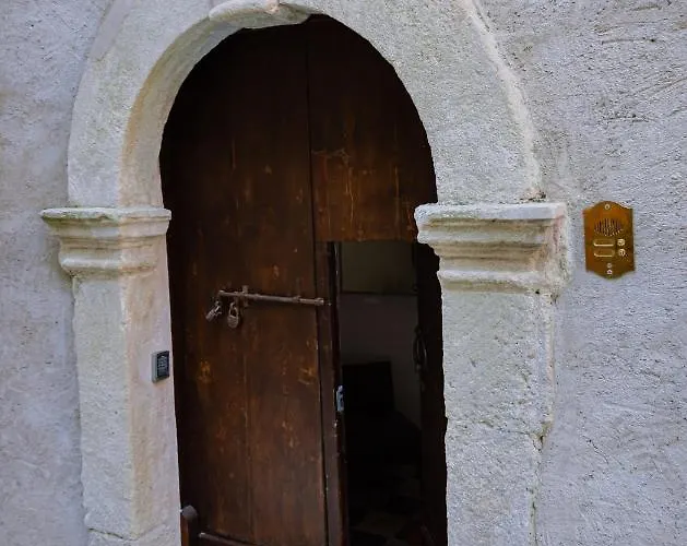 Dimora Cavour Alojamento de Acomodação e Pequeno-almoço 4*