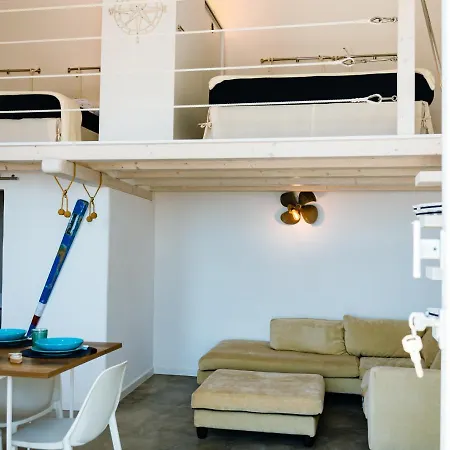 Dimora Cavour Bed & Breakfast 4*