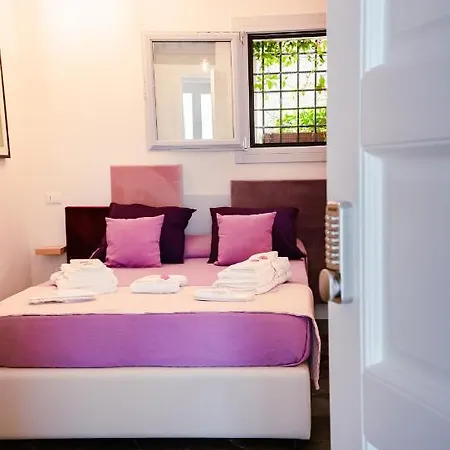 Bed & Breakfast Dimora Cavour 4*