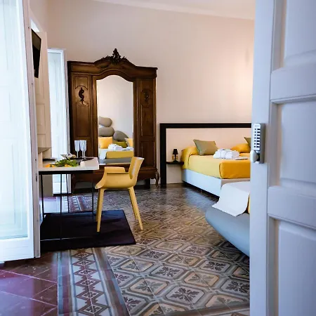 Bed & Breakfast Dimora Cavour 4*