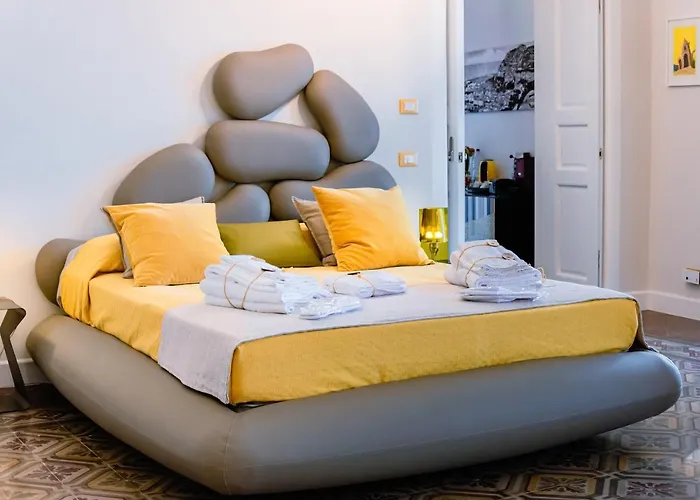 Alojamento de Acomodação e Pequeno-almoço Dimora Cavour 4*