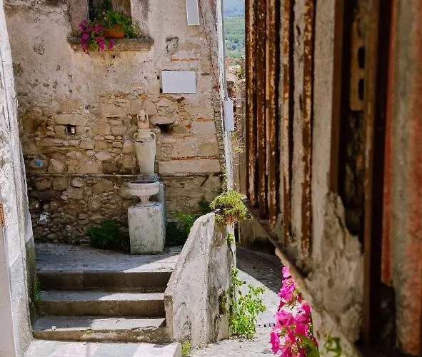 Alojamento de Acomodação e Pequeno-almoço Dimora Cavour 4*