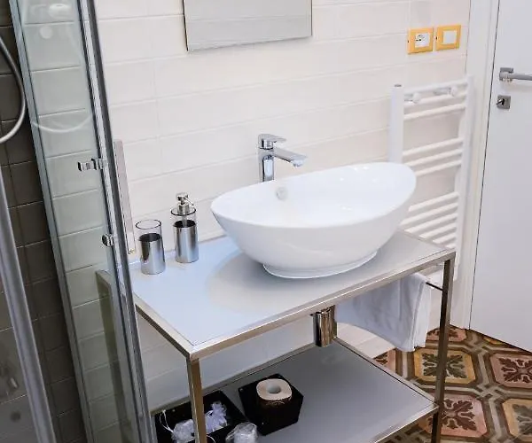 Dimora Cavour Alojamento de Acomodação e Pequeno-almoço 4*